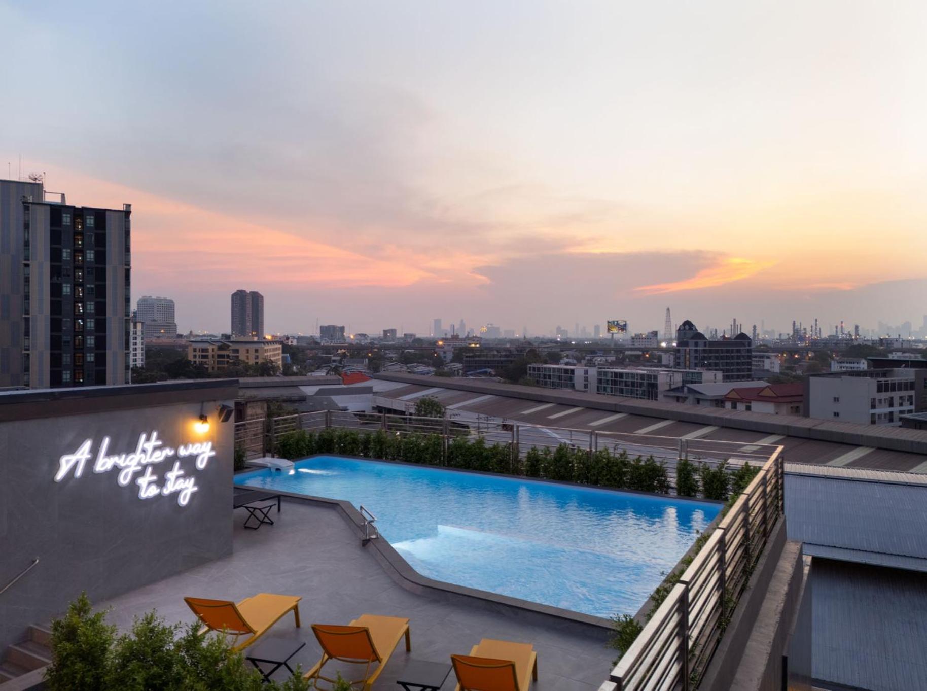 Hotel Lumen Bangkok Udomsuk Station Exterior foto